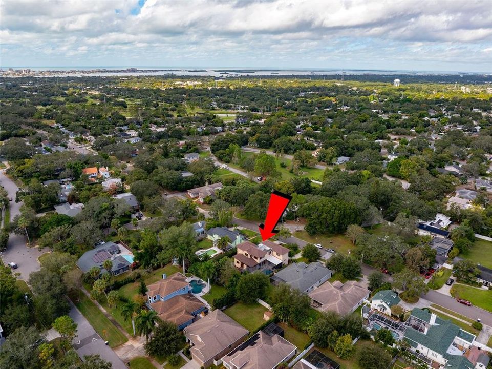 合同活跃: $1,320,000 (5 贝兹, 3 浴室, 3650 平方英尺)