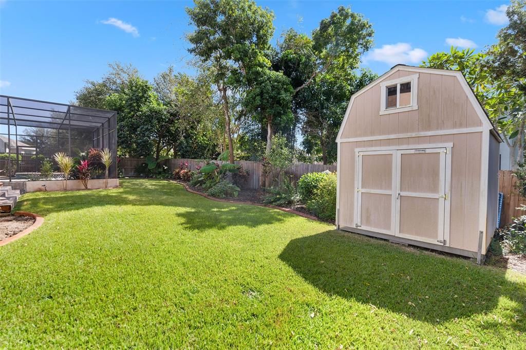 合同活跃: $1,320,000 (5 贝兹, 3 浴室, 3650 平方英尺)