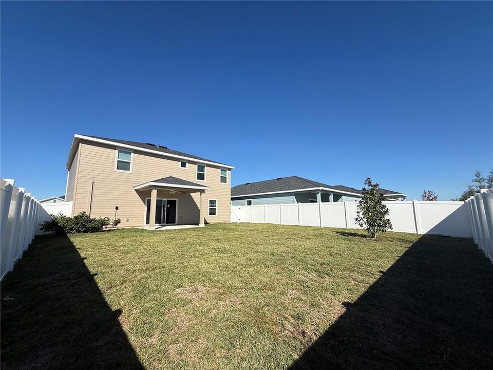 For Rent: $2,525 (4 beds, 2 baths, 2442 Square Feet)