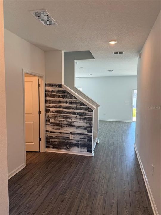 For Rent: $2,525 (4 beds, 2 baths, 2442 Square Feet)