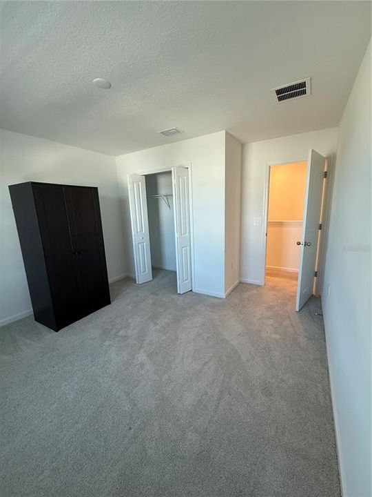 For Rent: $2,525 (4 beds, 2 baths, 2442 Square Feet)