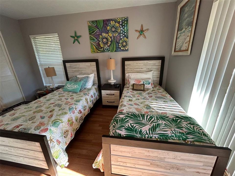 For Sale: $187,500 (2 beds, 2 baths, 1044 Square Feet)