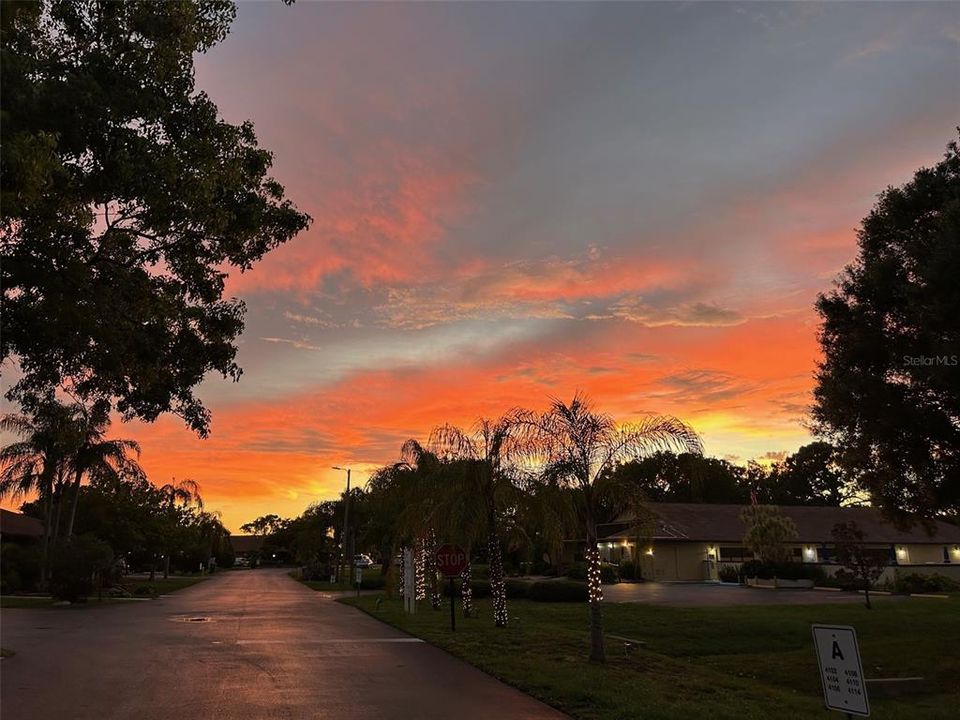 For Sale: $187,500 (2 beds, 2 baths, 1044 Square Feet)