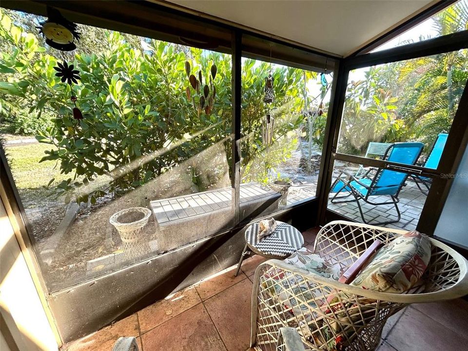 For Sale: $187,500 (2 beds, 2 baths, 1044 Square Feet)