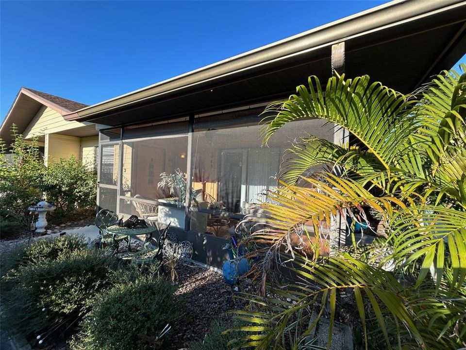 For Sale: $187,500 (2 beds, 2 baths, 1044 Square Feet)