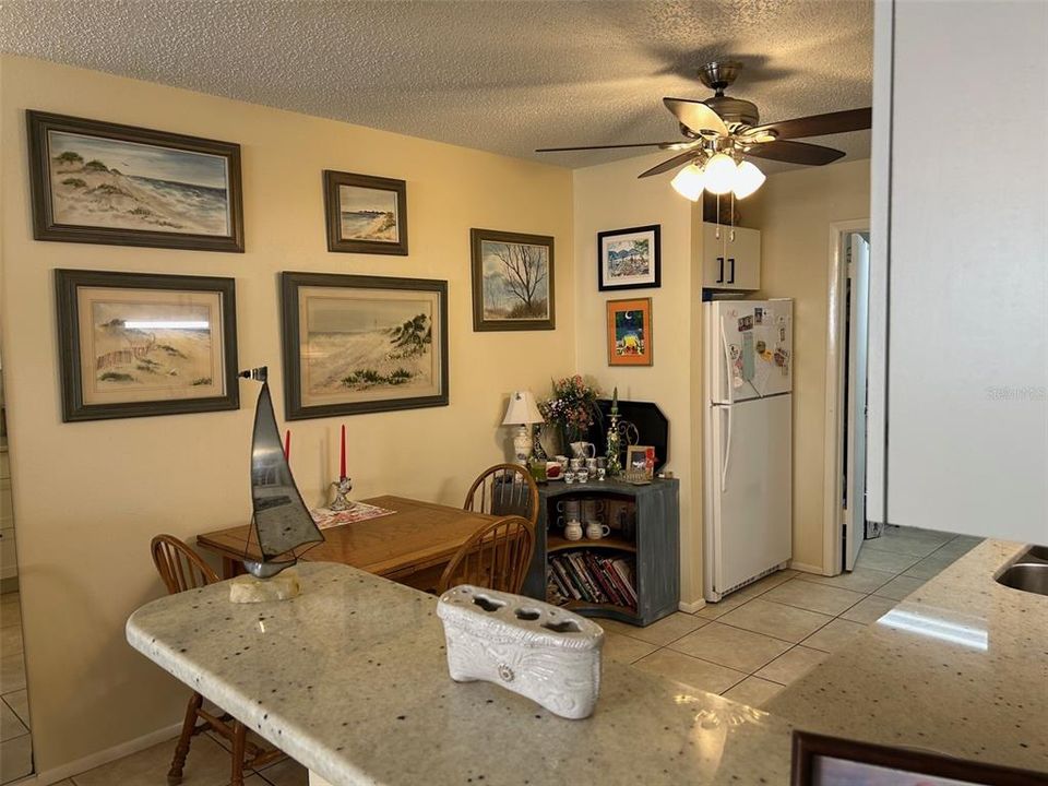 For Sale: $187,500 (2 beds, 2 baths, 1044 Square Feet)