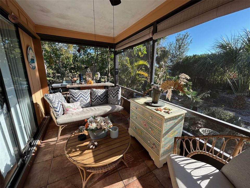 For Sale: $187,500 (2 beds, 2 baths, 1044 Square Feet)