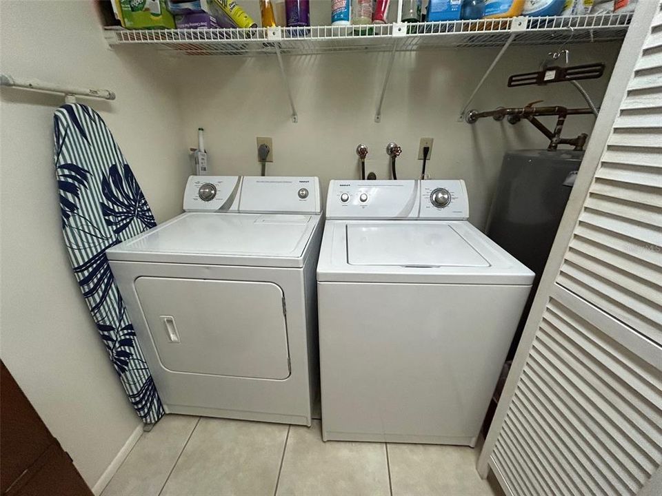 For Sale: $187,500 (2 beds, 2 baths, 1044 Square Feet)