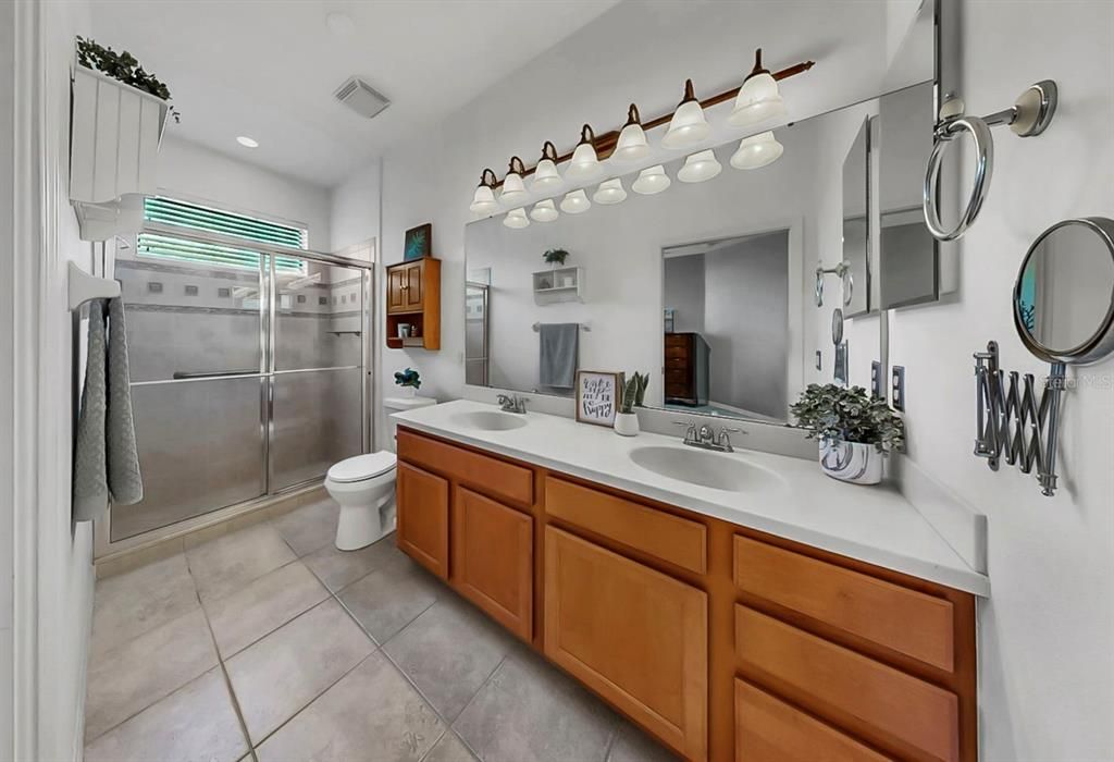 En Venta: $279,000 (2 camas, 2 baños, 1461 Pies cuadrados)