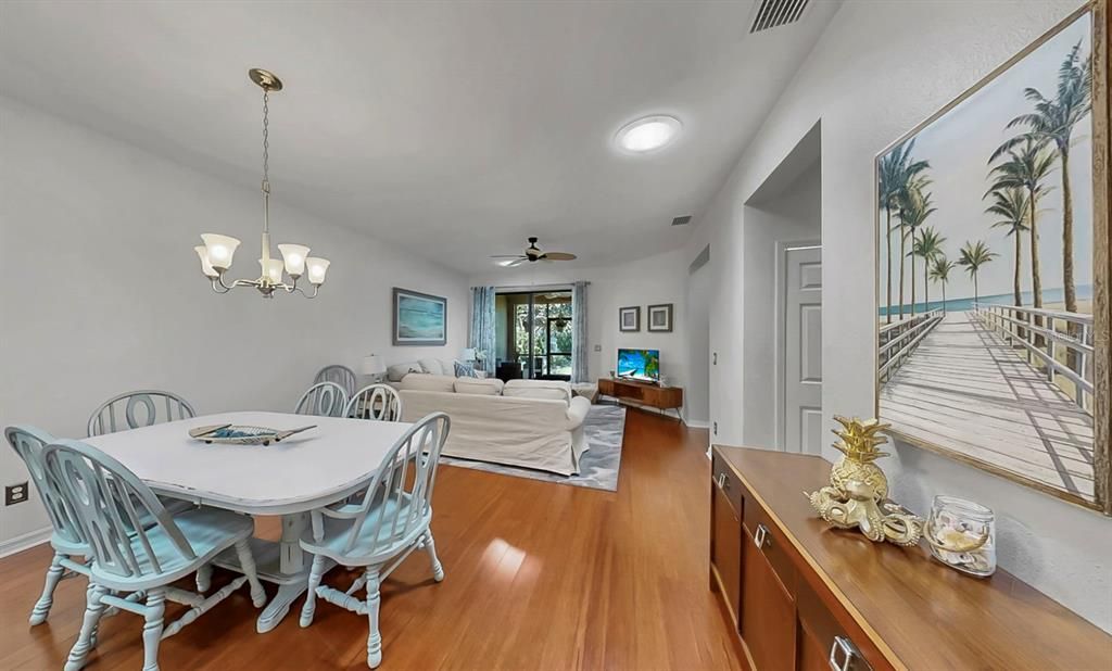 En Venta: $279,000 (2 camas, 2 baños, 1461 Pies cuadrados)