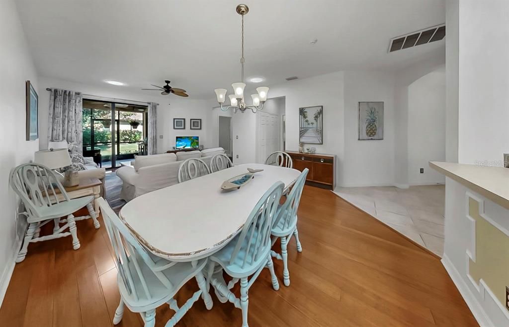 En Venta: $279,000 (2 camas, 2 baños, 1461 Pies cuadrados)