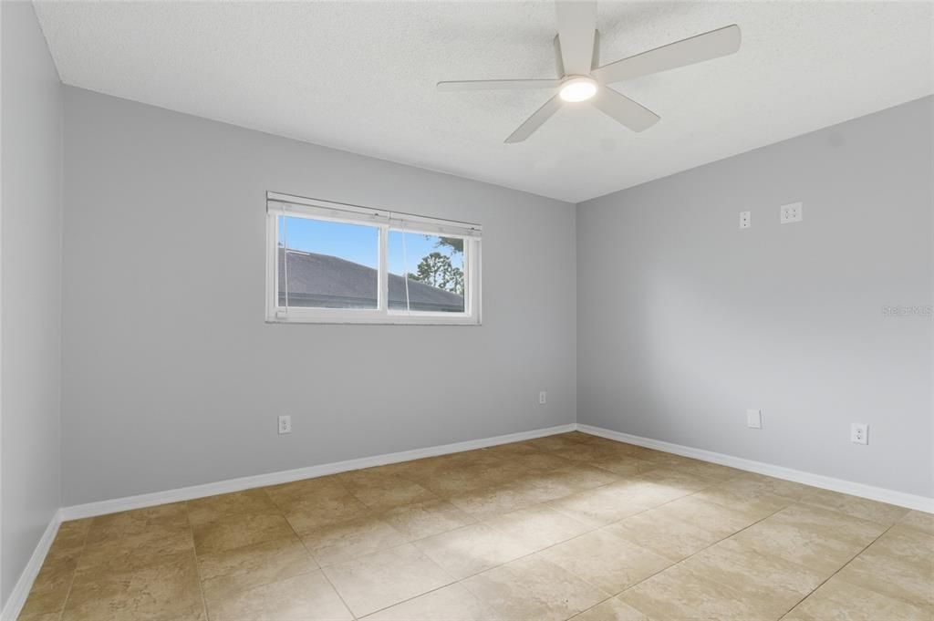For Sale: $257,900 (2 beds, 2 baths, 1005 Square Feet)