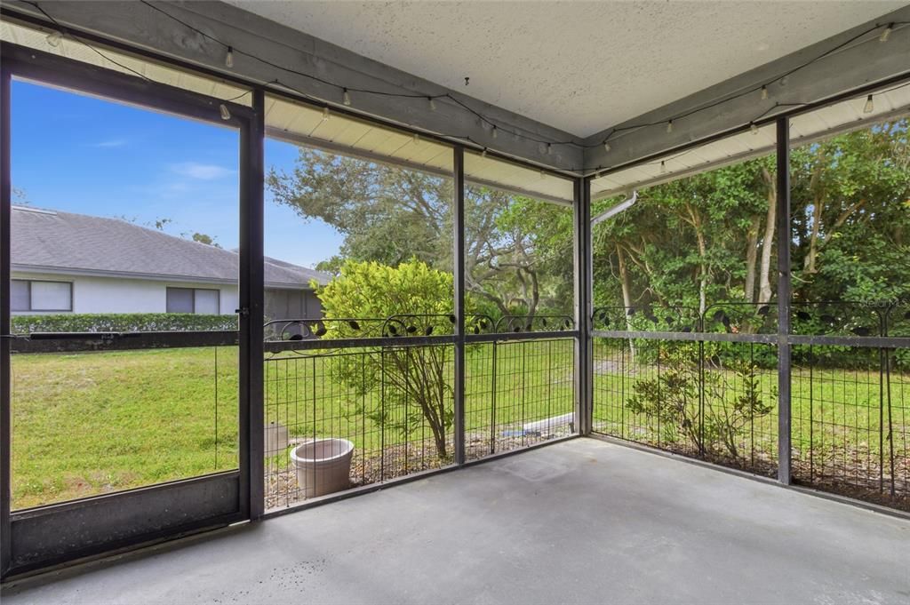 For Sale: $257,900 (2 beds, 2 baths, 1005 Square Feet)