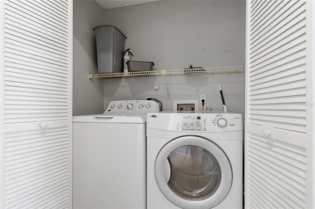 For Sale: $257,900 (2 beds, 2 baths, 1005 Square Feet)