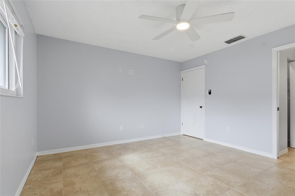 For Sale: $257,900 (2 beds, 2 baths, 1005 Square Feet)