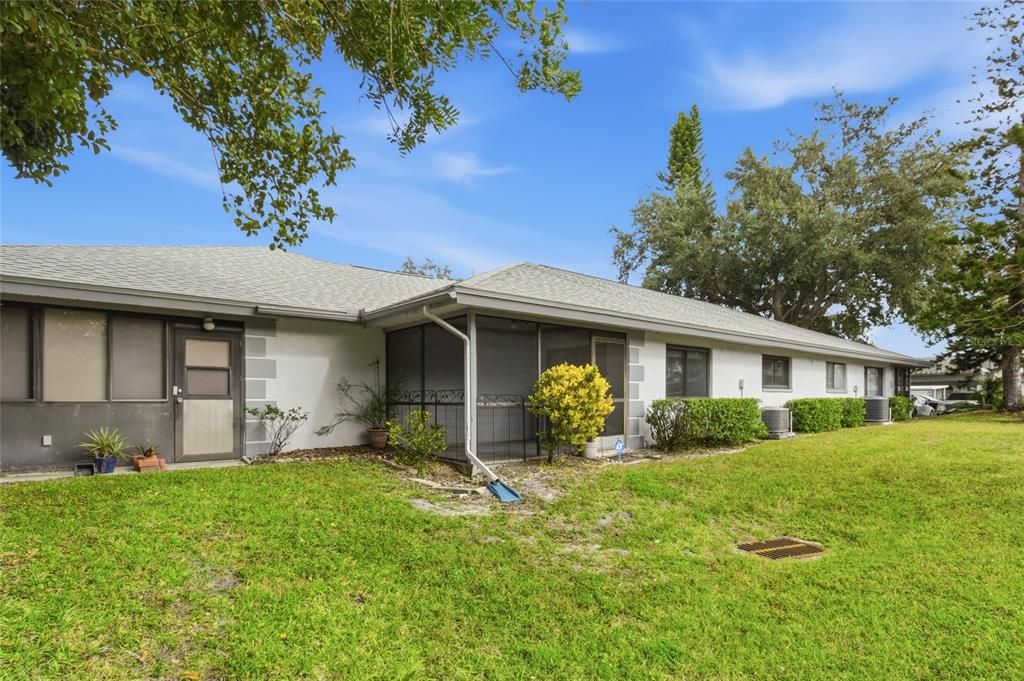 For Sale: $257,900 (2 beds, 2 baths, 1005 Square Feet)