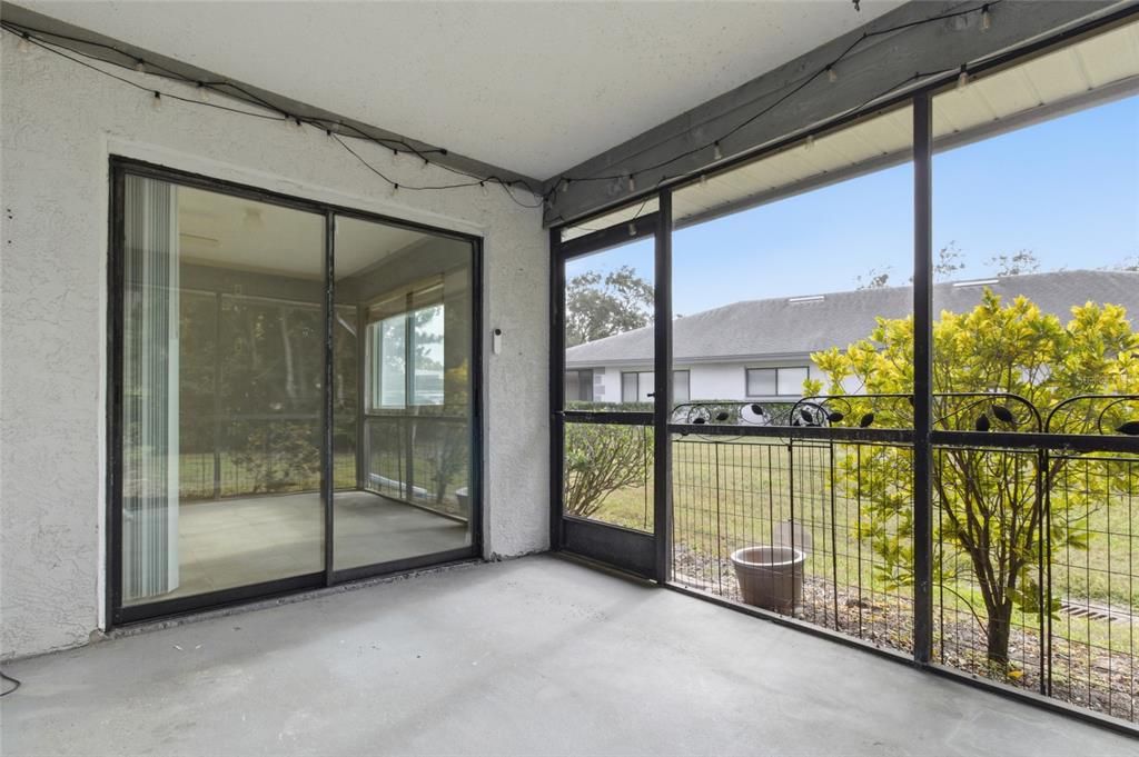 For Sale: $257,900 (2 beds, 2 baths, 1005 Square Feet)