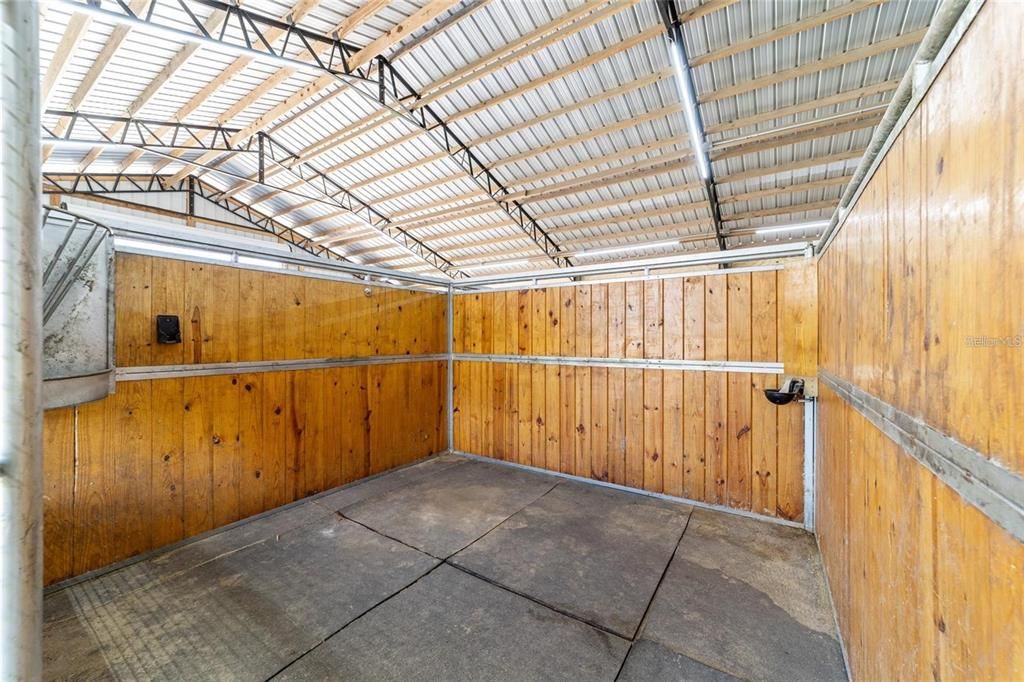 For Sale: $1,245,000 (2 beds, 1 baths, 710 Square Feet)