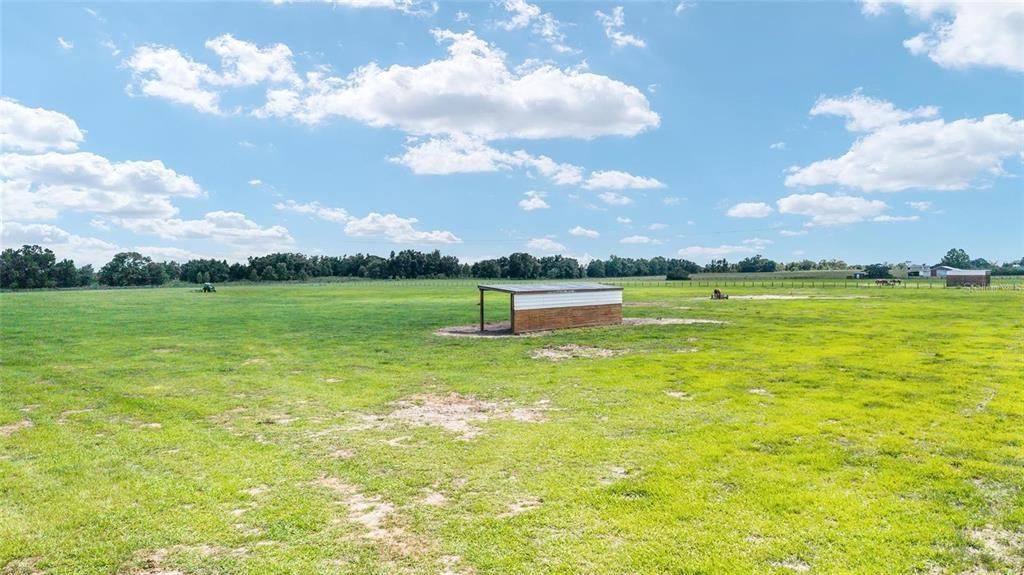 For Sale: $1,245,000 (2 beds, 1 baths, 710 Square Feet)