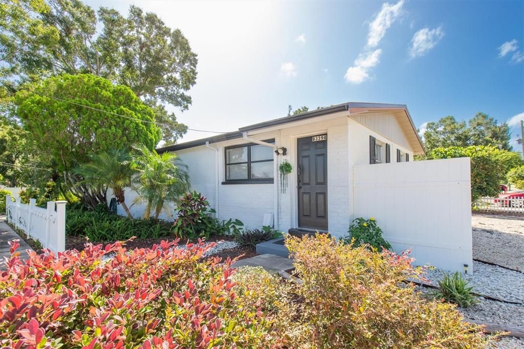 出租: $1,900 (1 贝兹, 1 浴室, 600 平方英尺)