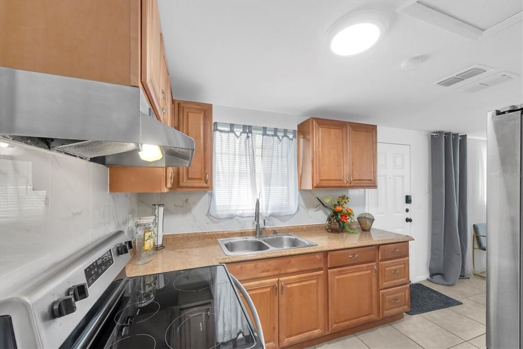 出租: $1,900 (1 贝兹, 1 浴室, 600 平方英尺)