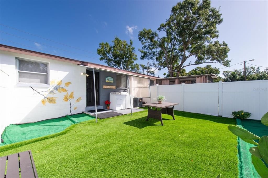 出租: $1,900 (1 贝兹, 1 浴室, 600 平方英尺)