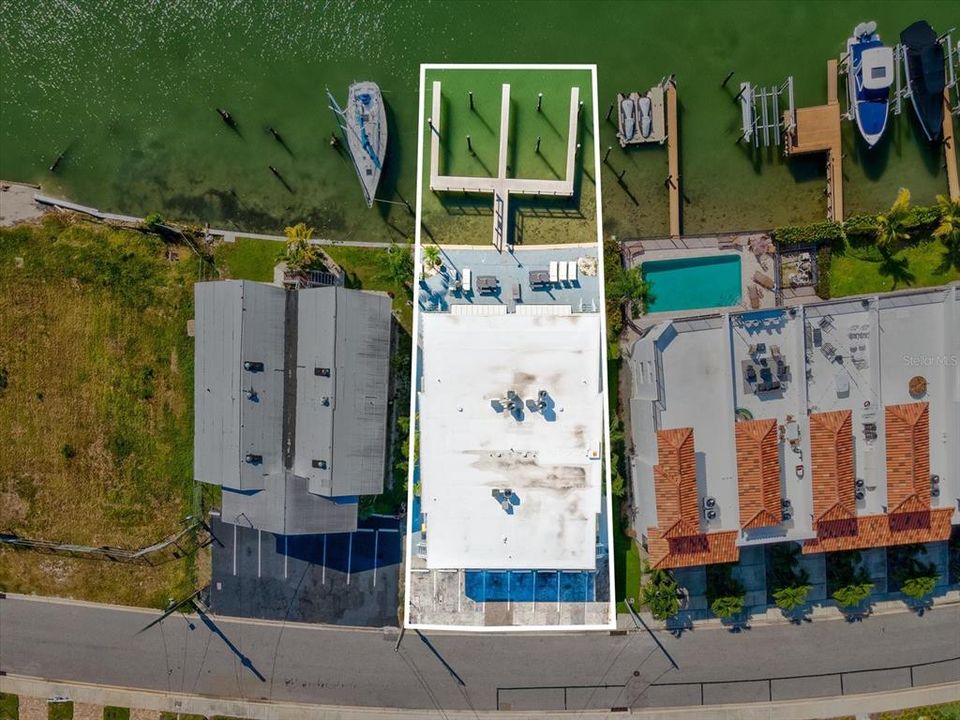 For Rent: $3,100 (1 beds, 1 baths, 790 Square Feet)