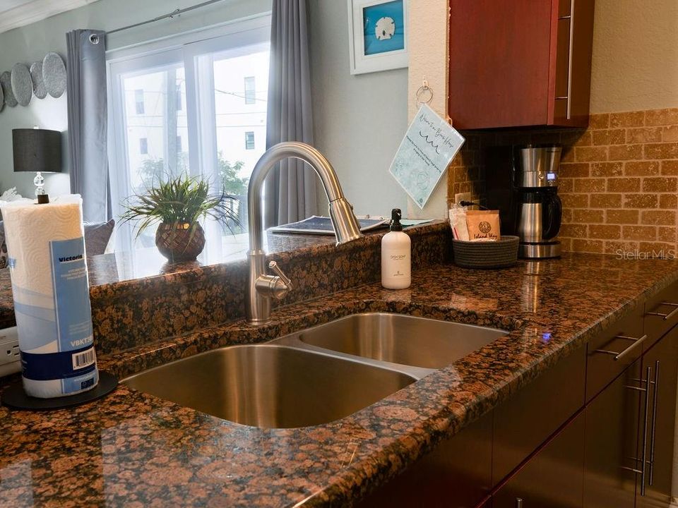 For Rent: $3,100 (1 beds, 1 baths, 790 Square Feet)