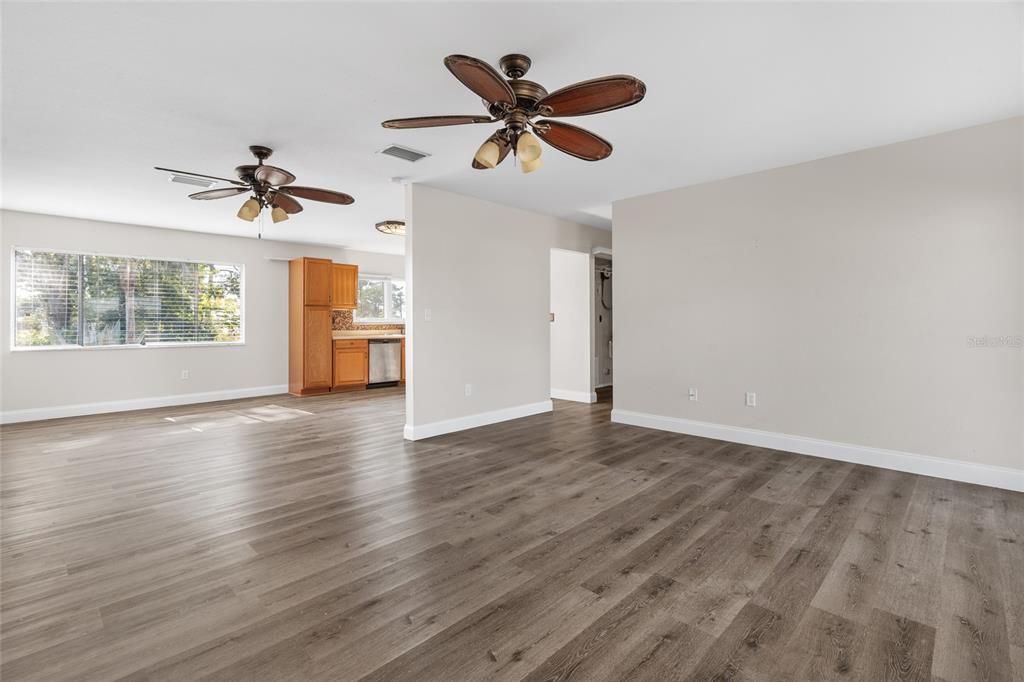 For Sale: $239,500 (3 beds, 2 baths, 1175 Square Feet)