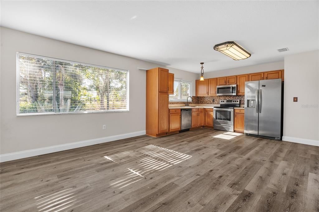 For Sale: $239,500 (3 beds, 2 baths, 1175 Square Feet)