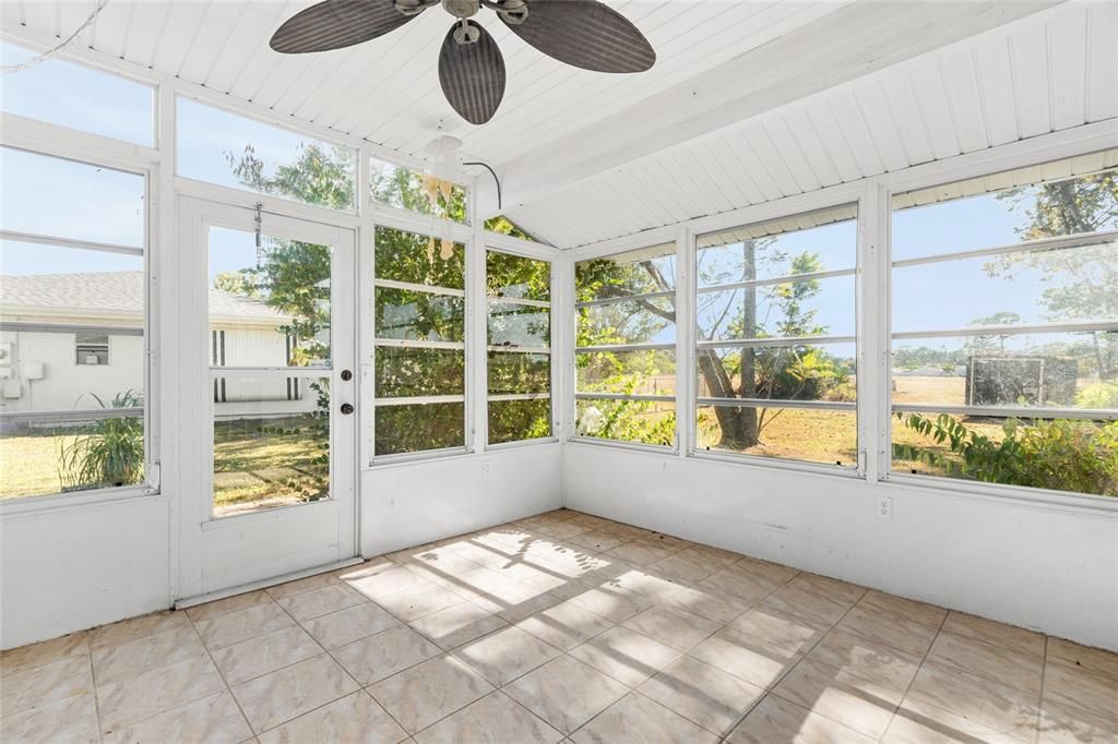 For Sale: $239,500 (3 beds, 2 baths, 1175 Square Feet)