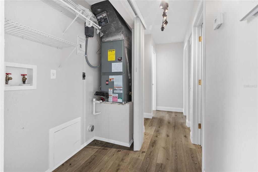 For Sale: $239,500 (3 beds, 2 baths, 1175 Square Feet)