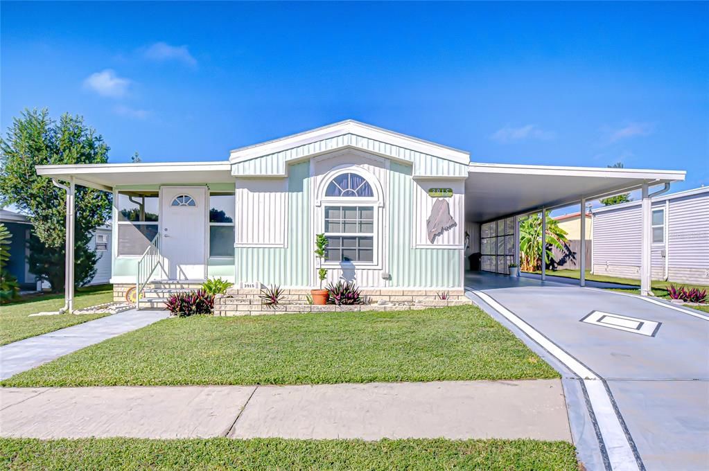 Active With Contract: $94,700 (2 beds, 1 baths, 964 Square Feet)