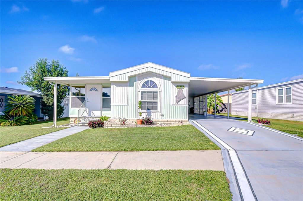 Active With Contract: $94,700 (2 beds, 1 baths, 964 Square Feet)