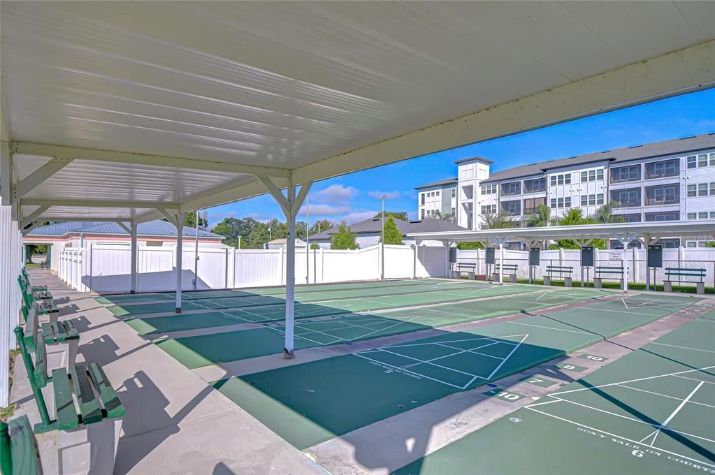 Active With Contract: $94,700 (2 beds, 1 baths, 964 Square Feet)