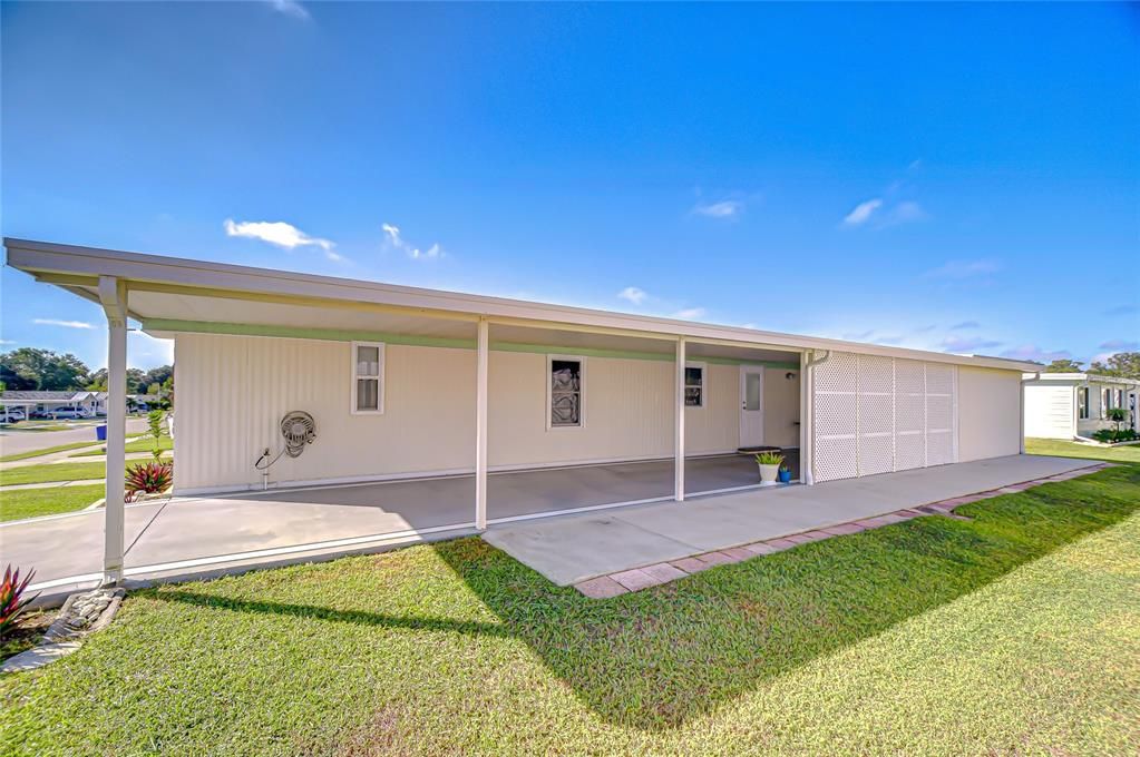 Active With Contract: $94,700 (2 beds, 1 baths, 964 Square Feet)