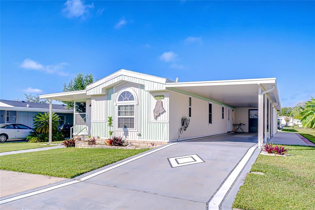 Active With Contract: $94,700 (2 beds, 1 baths, 964 Square Feet)