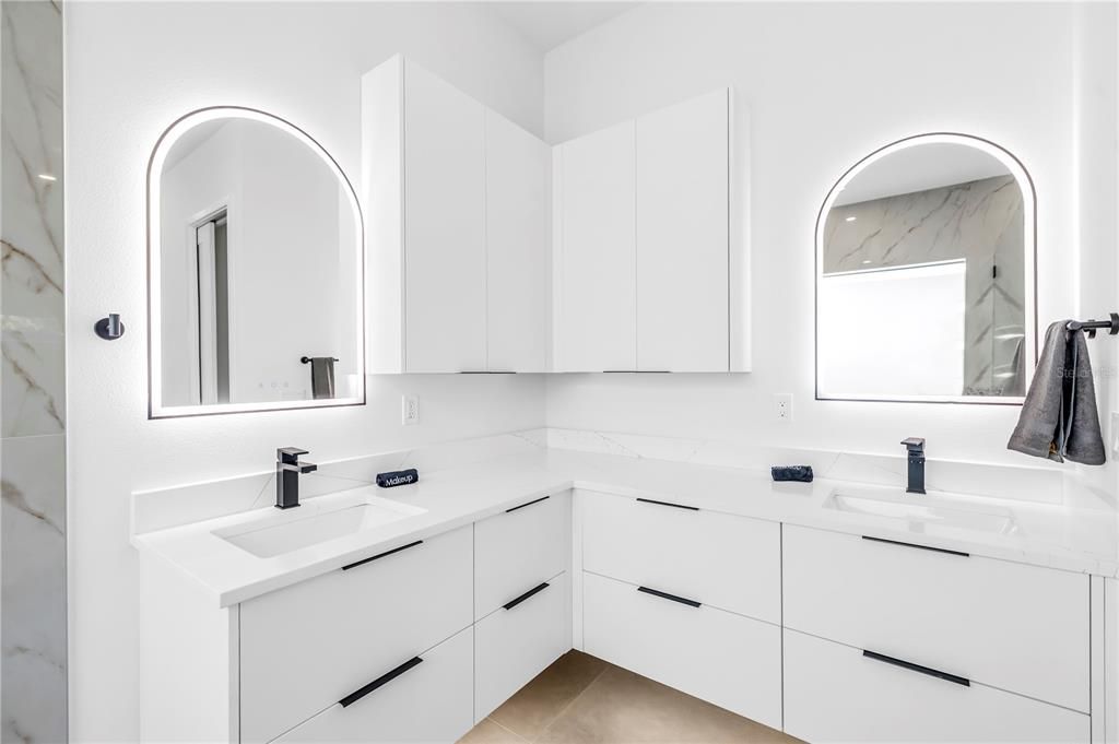 For Rent: $17,000 (5 beds, 5 baths, 3386 Square Feet)