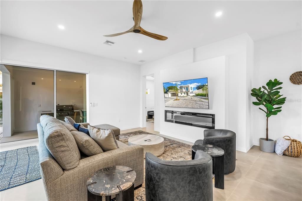 For Rent: $17,000 (5 beds, 5 baths, 3386 Square Feet)