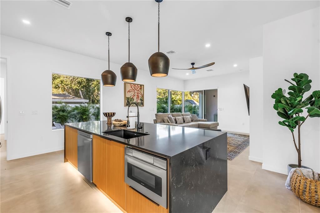 For Rent: $17,000 (5 beds, 5 baths, 3386 Square Feet)