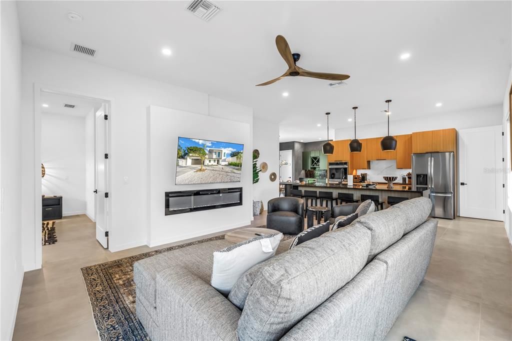 For Rent: $17,000 (5 beds, 5 baths, 3386 Square Feet)