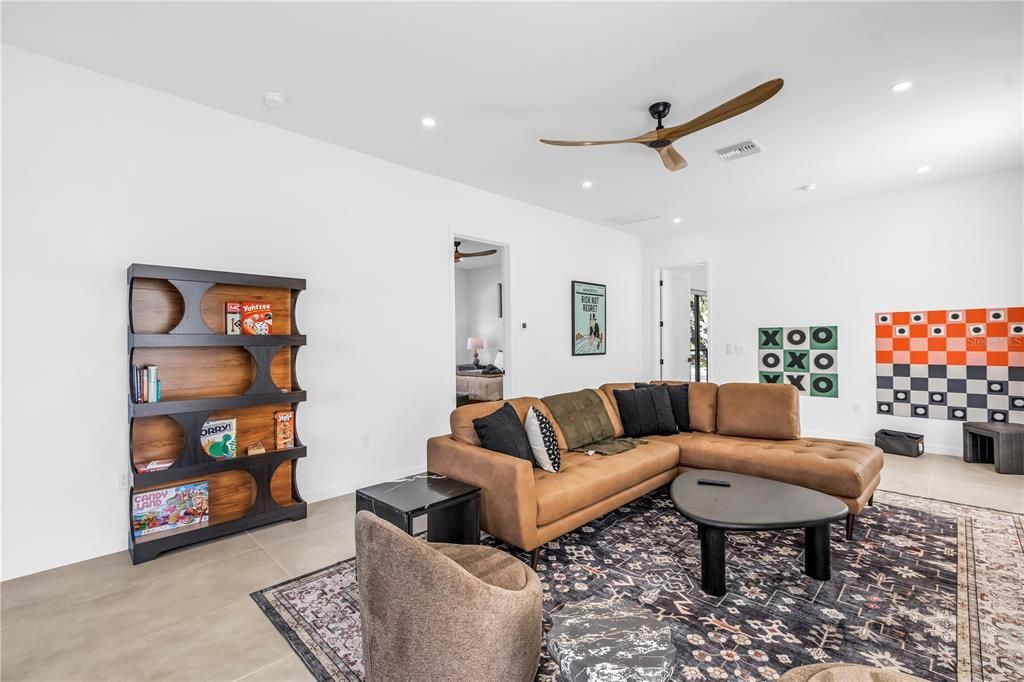 For Rent: $17,000 (5 beds, 5 baths, 3386 Square Feet)