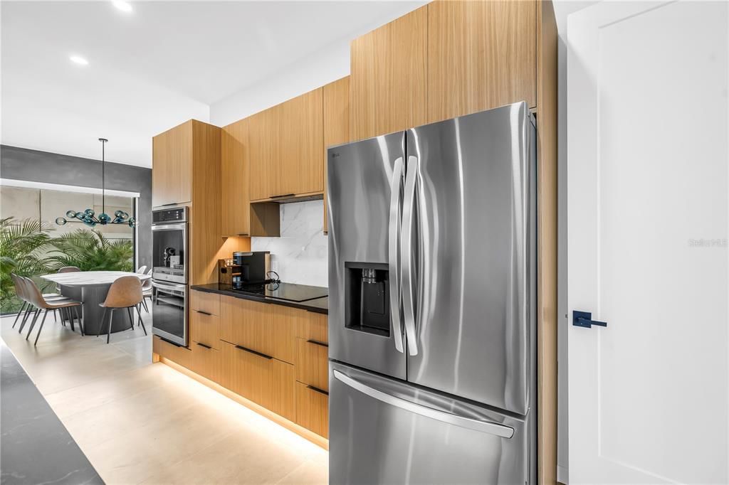 For Rent: $17,000 (5 beds, 5 baths, 3386 Square Feet)