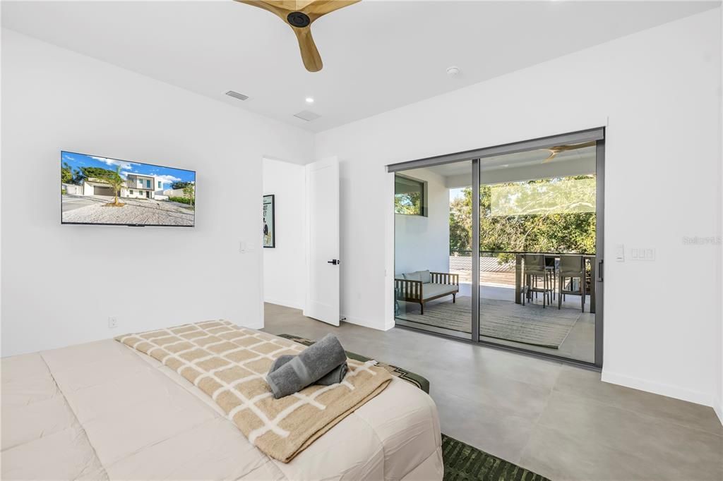 For Rent: $17,000 (5 beds, 5 baths, 3386 Square Feet)