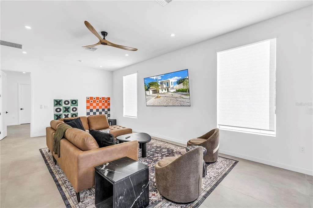 For Rent: $17,000 (5 beds, 5 baths, 3386 Square Feet)