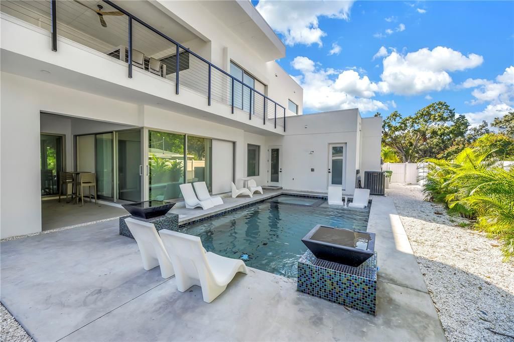 For Rent: $17,000 (5 beds, 5 baths, 3386 Square Feet)