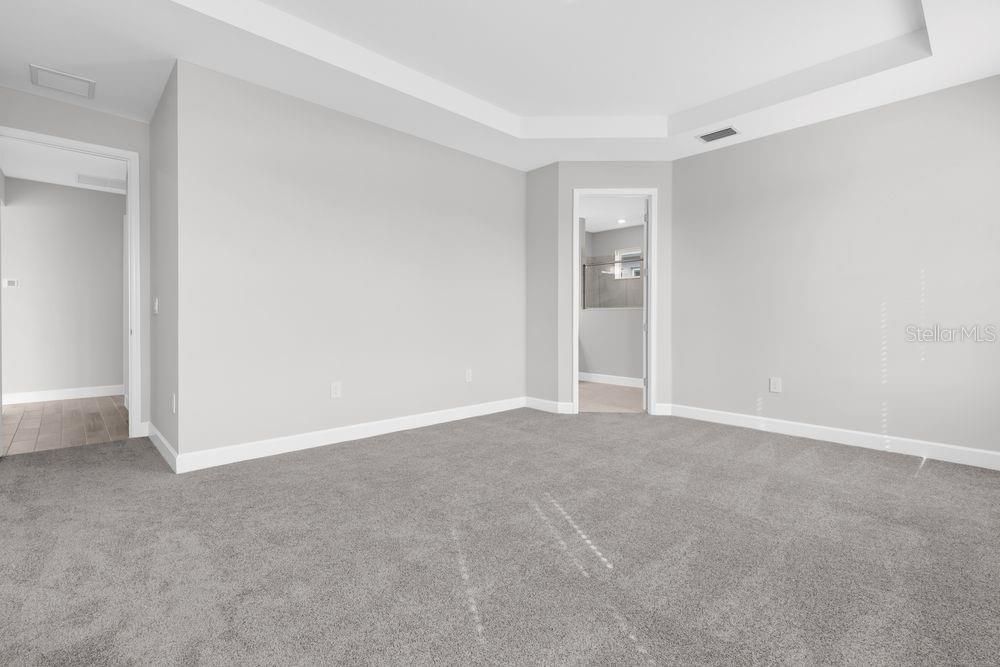 合同活跃: $424,900 (3 贝兹, 2 浴室, 2443 平方英尺)