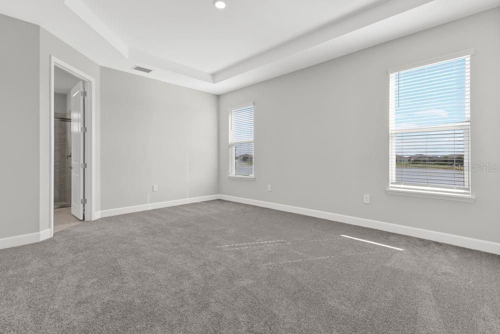 合同活跃: $424,900 (3 贝兹, 2 浴室, 2443 平方英尺)