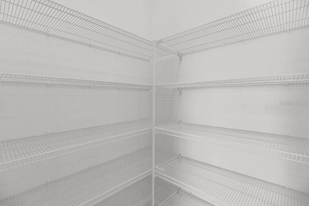 合同活跃: $424,900 (3 贝兹, 2 浴室, 2443 平方英尺)