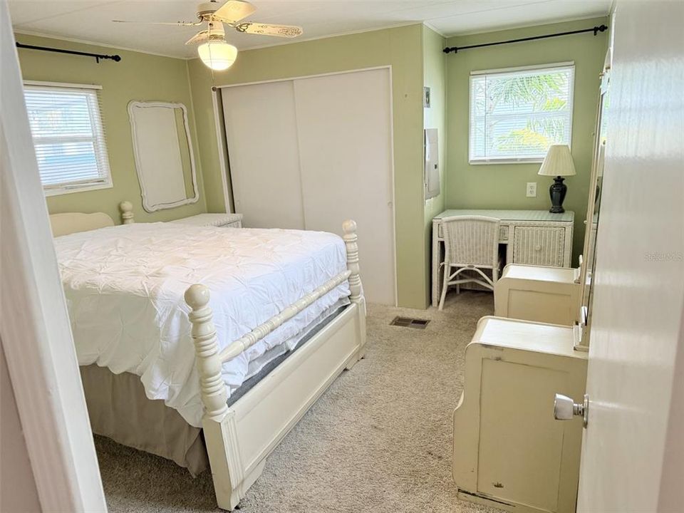 Active With Contract: $50,000 (1 beds, 1 baths, 686 Square Feet)